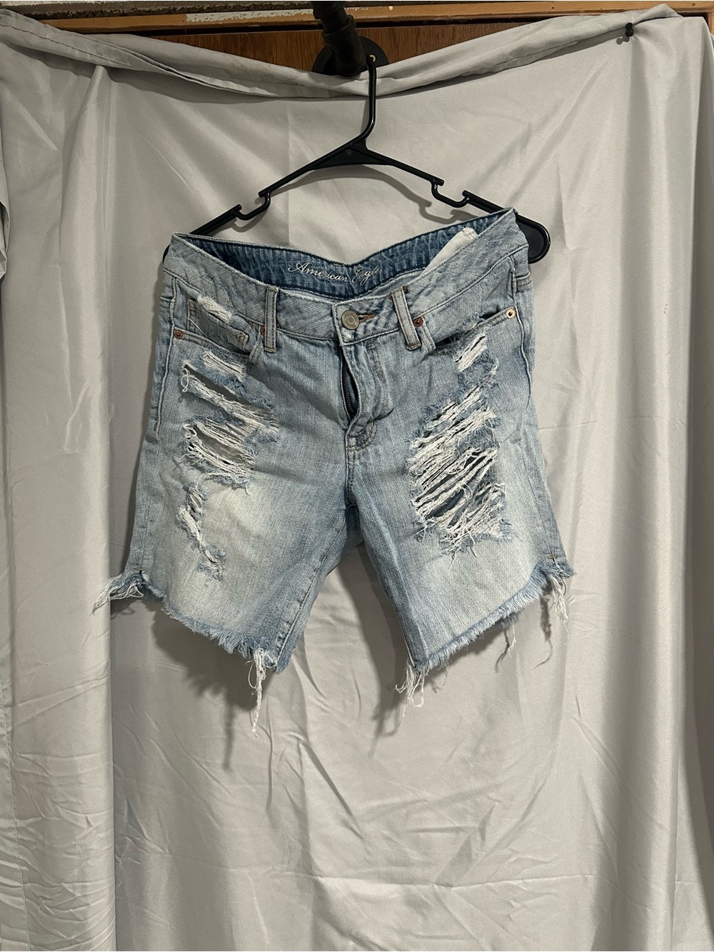 American eagle Light Wash Distressed Denim Shorts